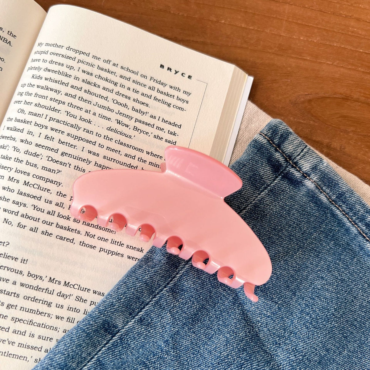 Solid color large hair claw