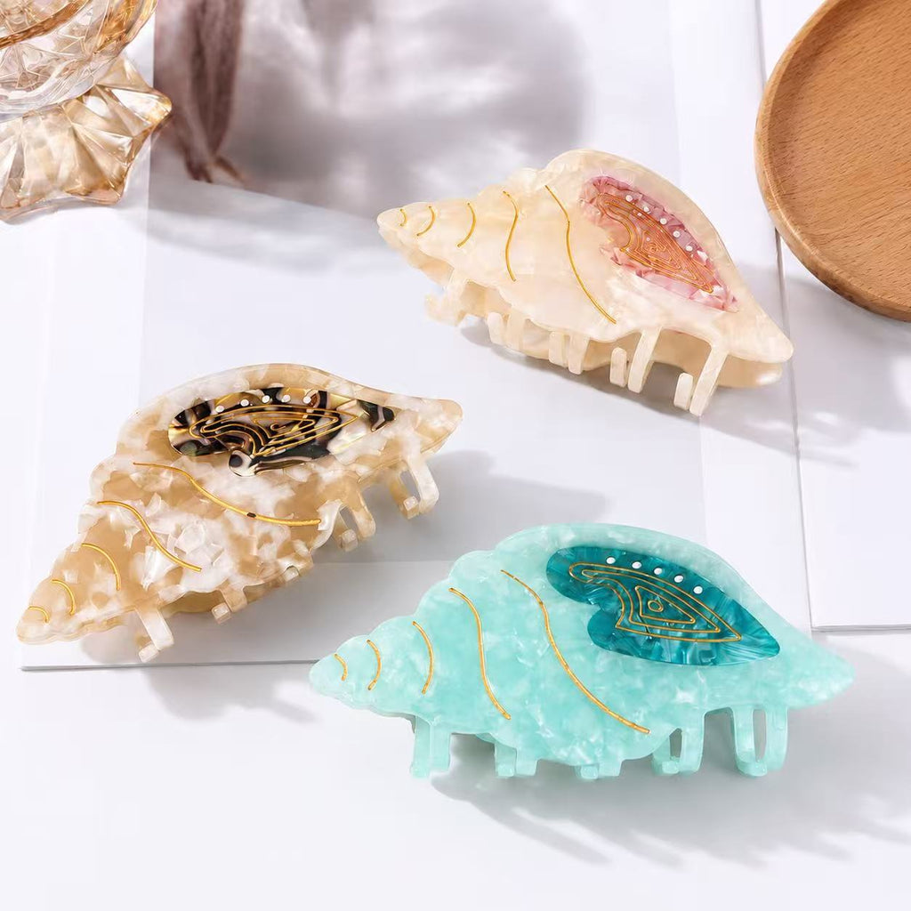 conch hair claw