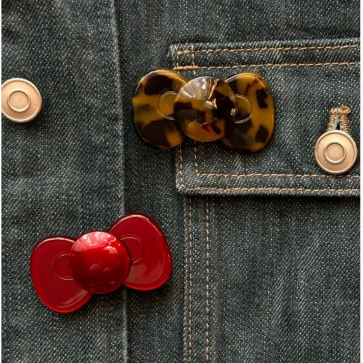 Hello Kitty's bow Hair Clip
