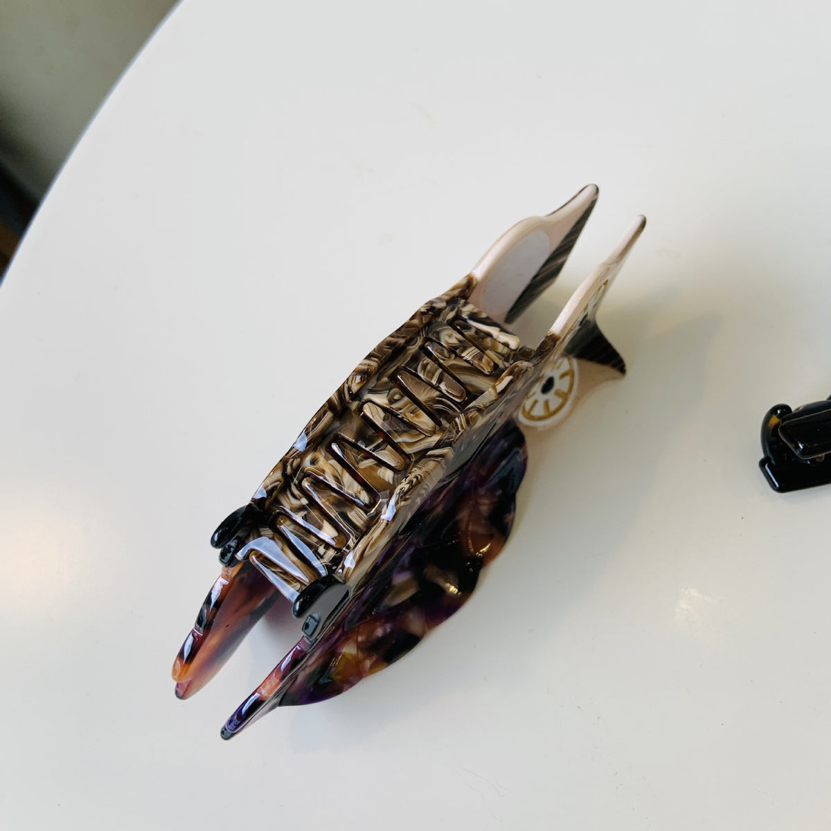bird swallow hair claw