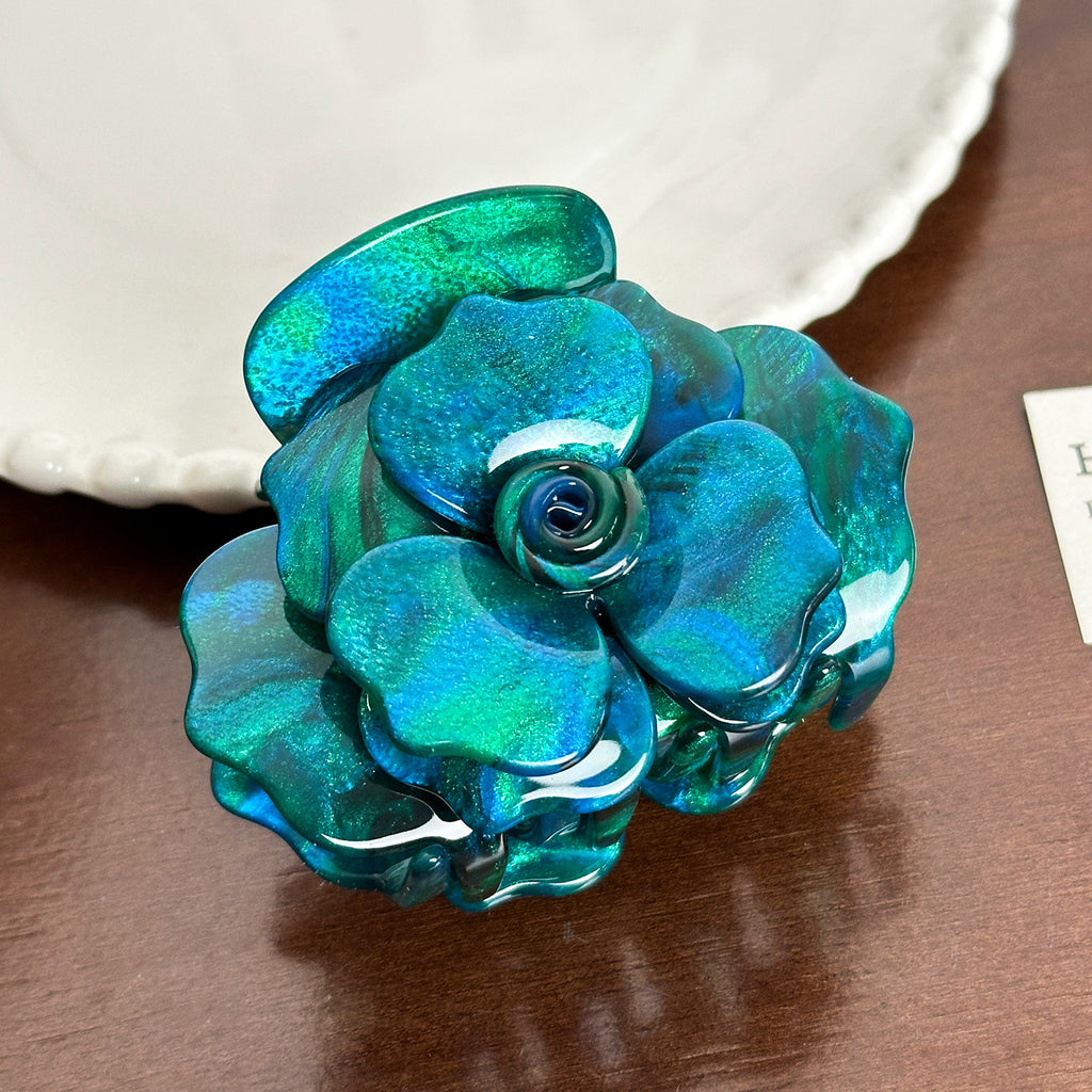 three-dimensional rose hair claw