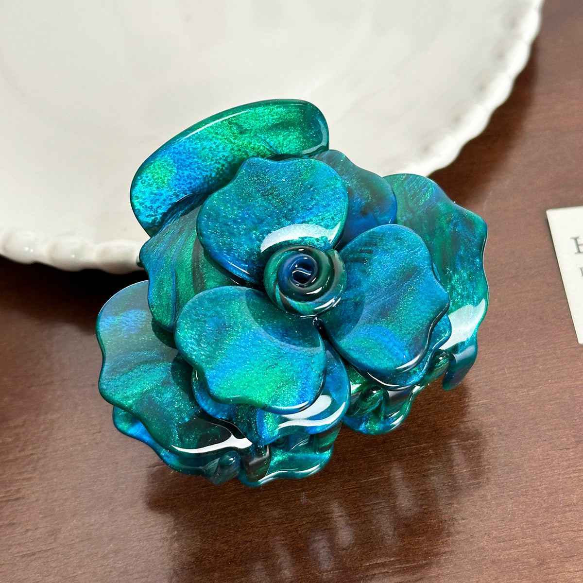 three-dimensional rose hair claw
