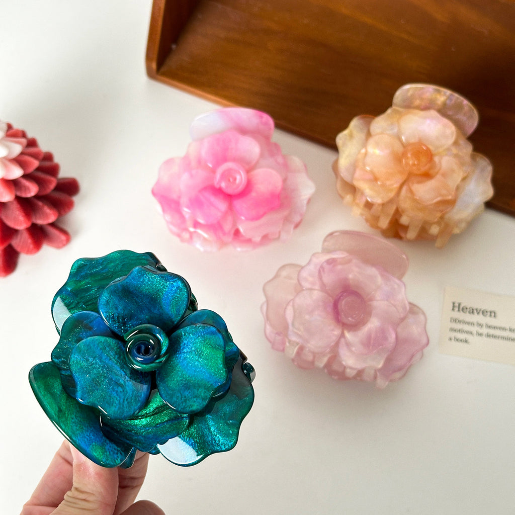 three-dimensional rose hair claw