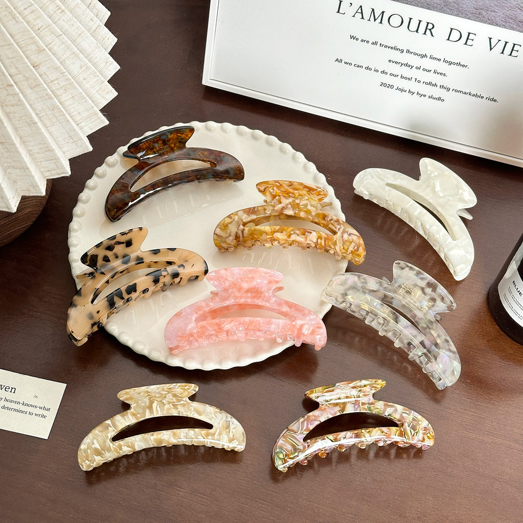 moon-shaped big hair claw