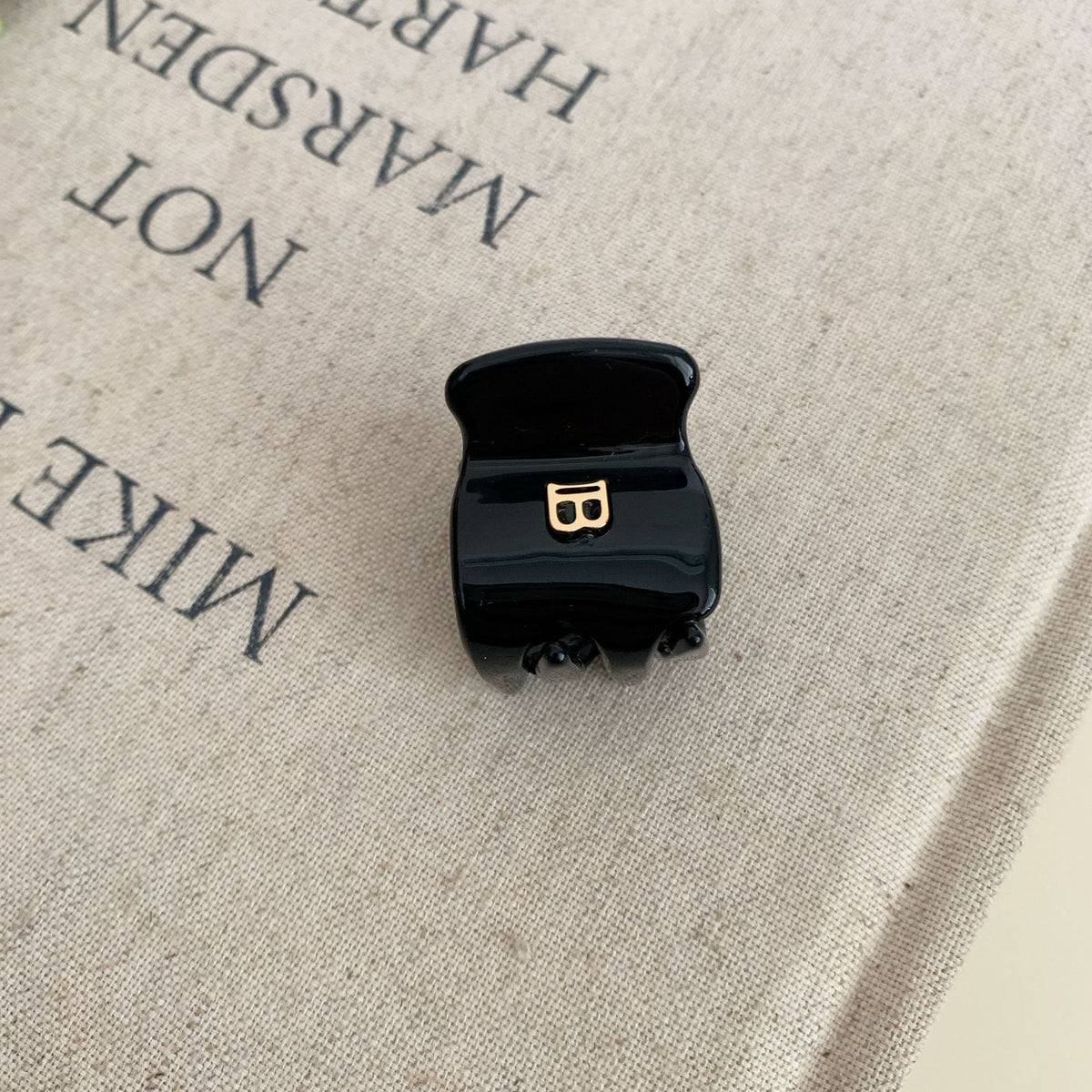 Korean version letter b hair claw