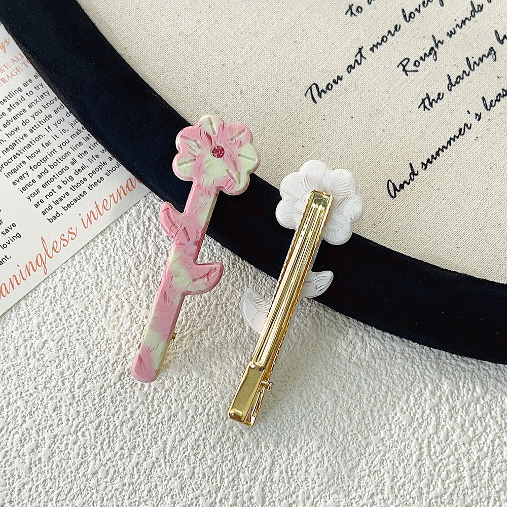 texture flower hair clip