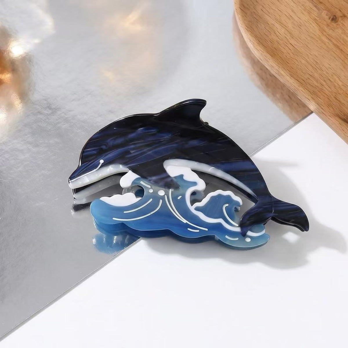 marine wind dolphin hair claw