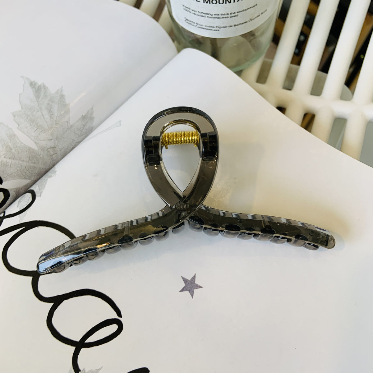 hanger hair claw