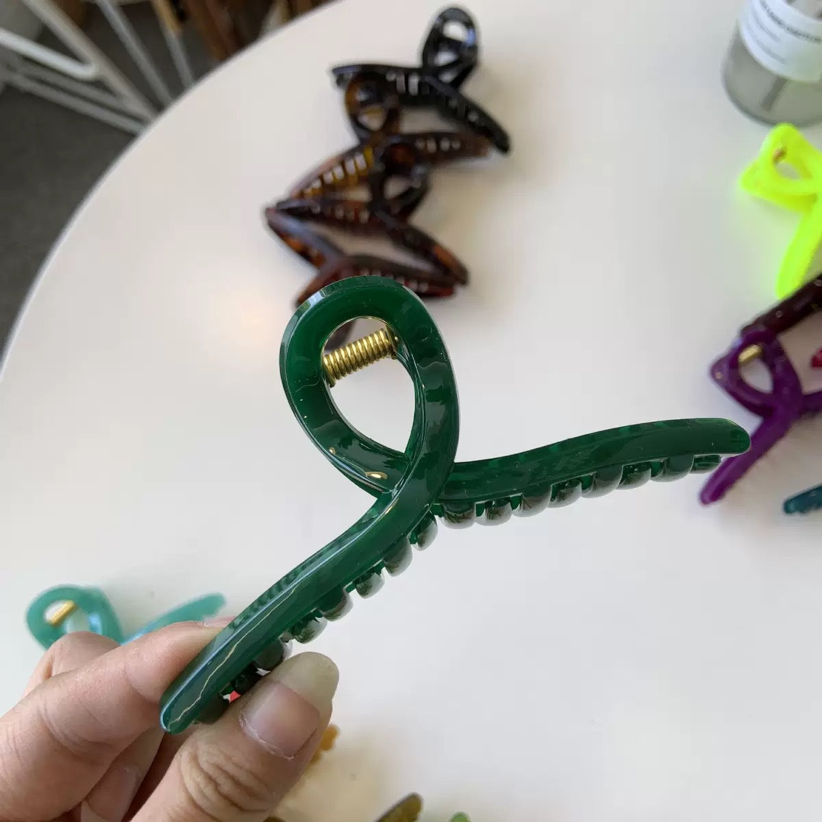 hanger hair claw
