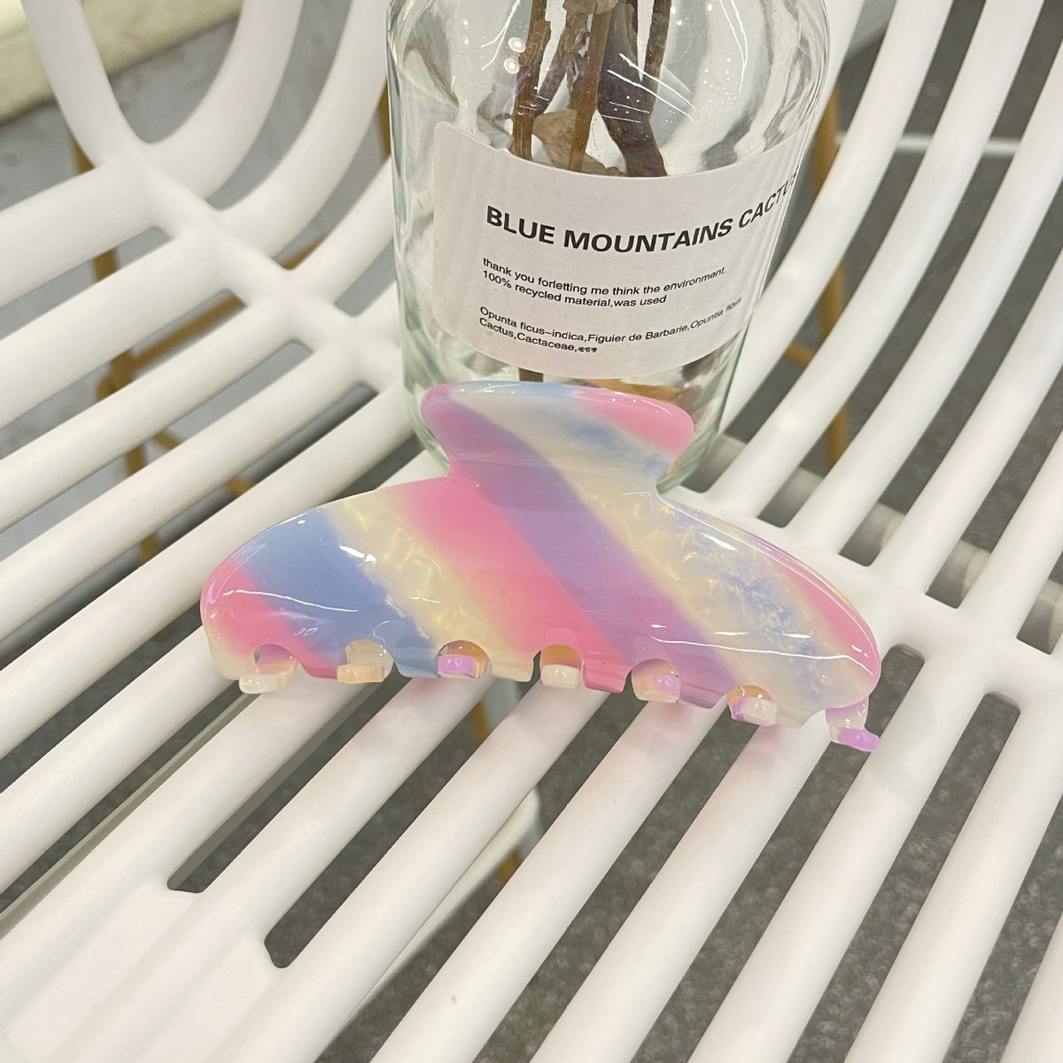 black gold white feather texture hair claw