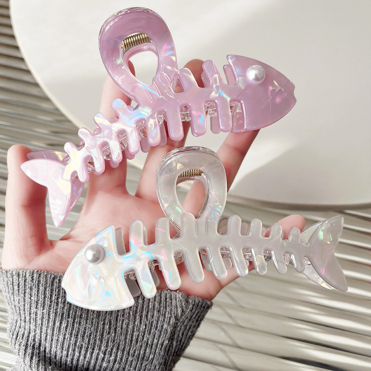 Original imitation acetic acid fish bone grab clip back of head ponytail disc hair creative exquisite shark clip cute princess head hair accessories