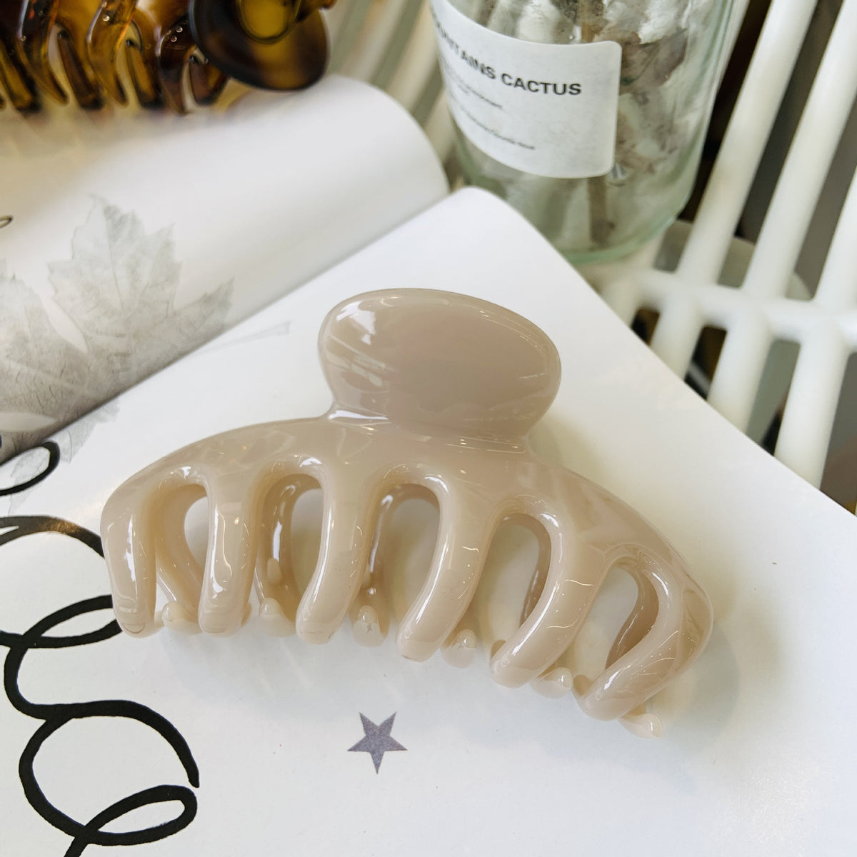 large flower hair claw