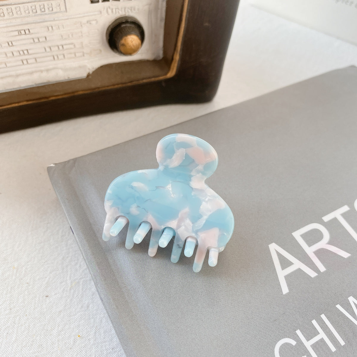 small simple hair clip