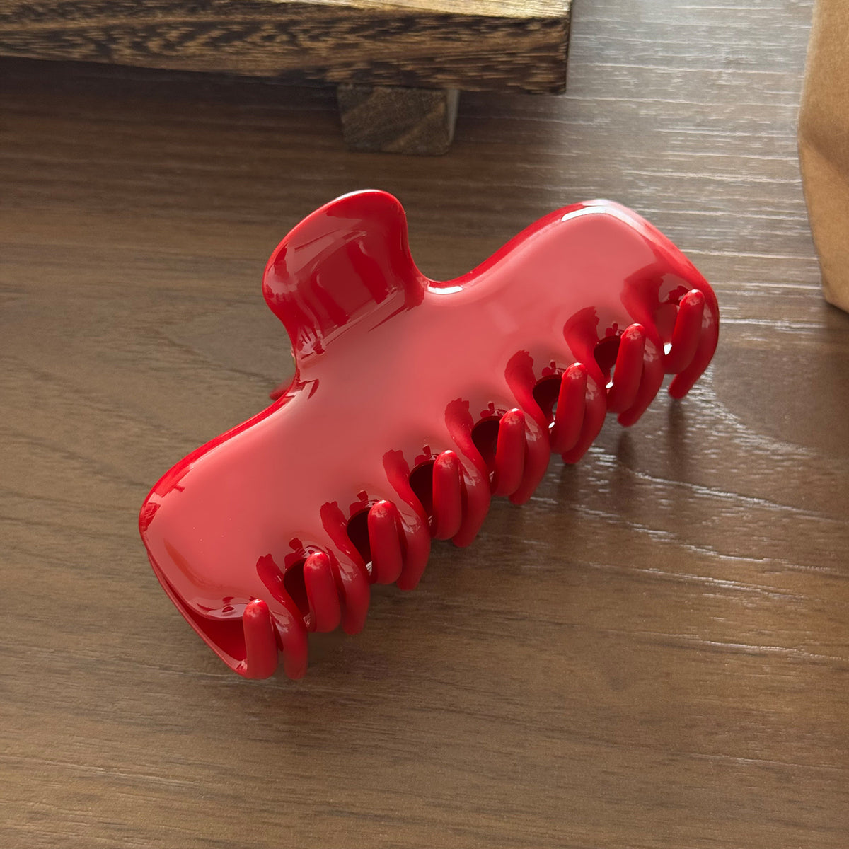 Duowei cute simple acetic acid grab clip jelly shark clip disc hair bangs clip high-end Korean hairpin hair accessories woman