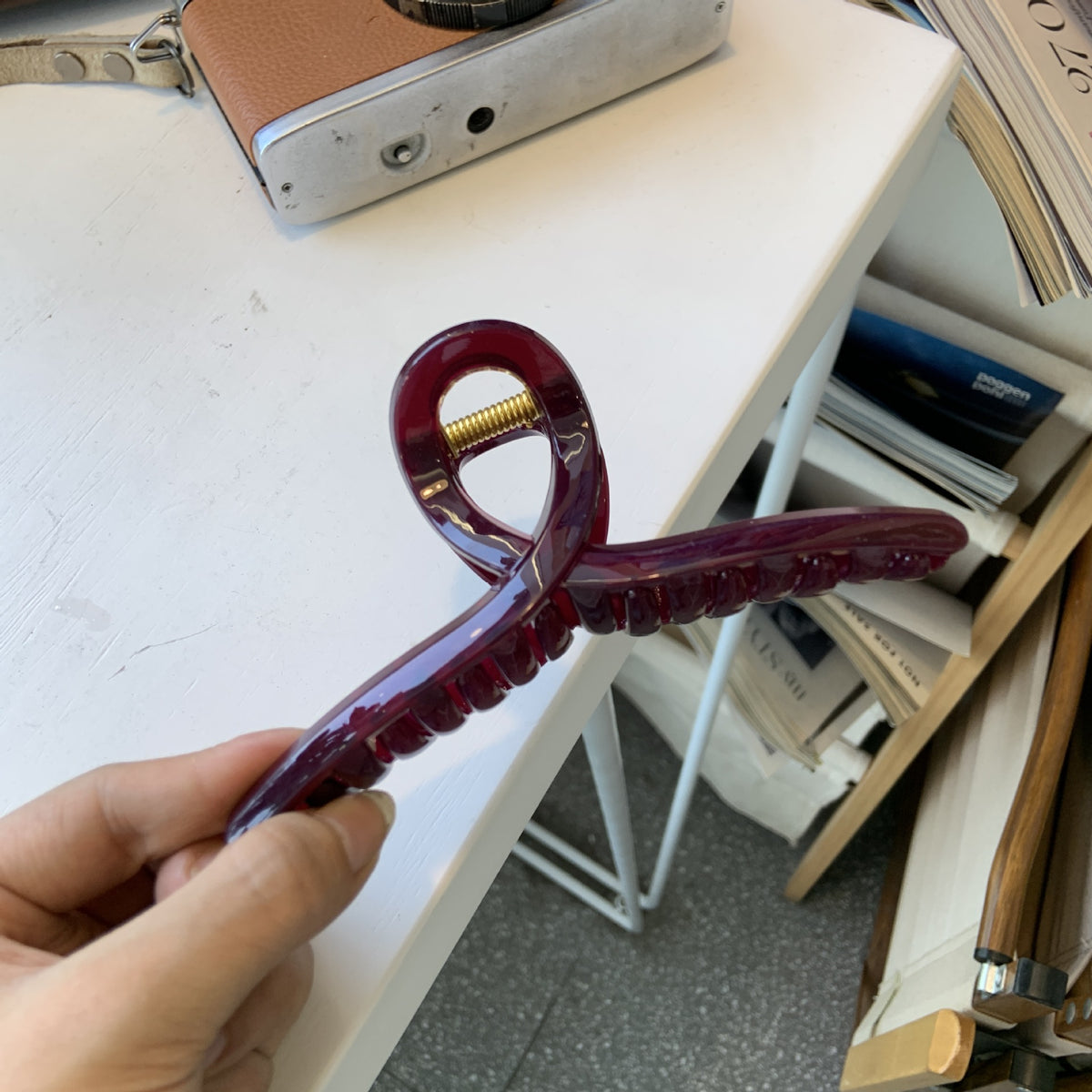 hanger hair claw