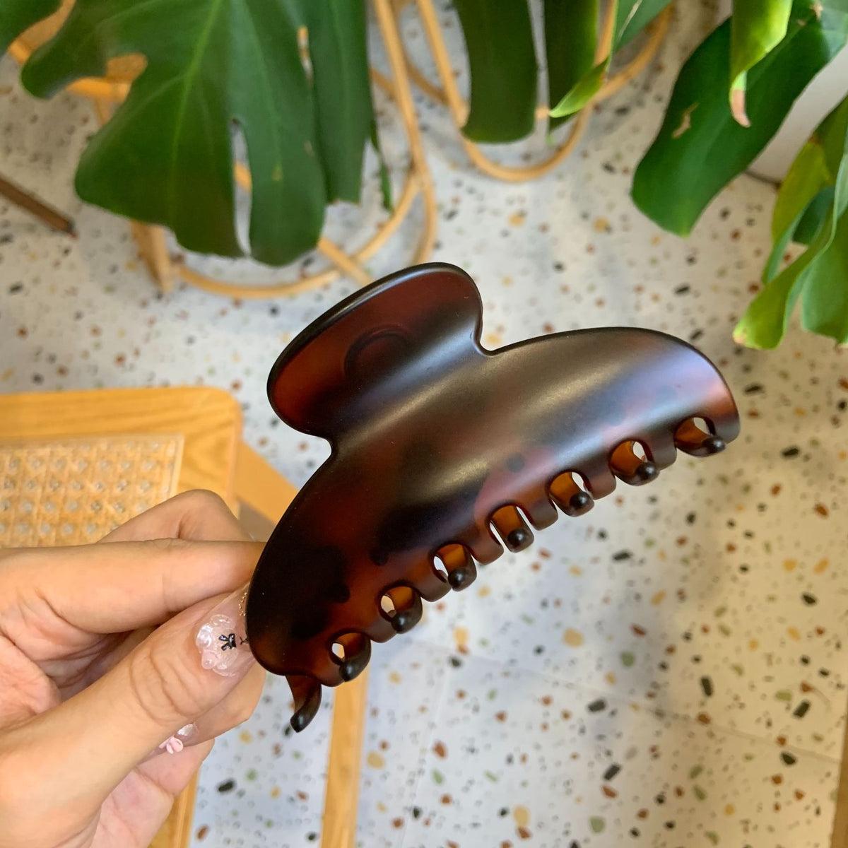 Vintage Pure Color Medium Hair Claw