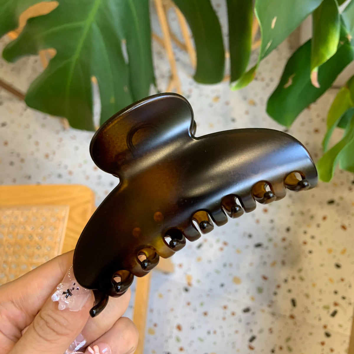 Vintage Pure Color Medium Hair Claw