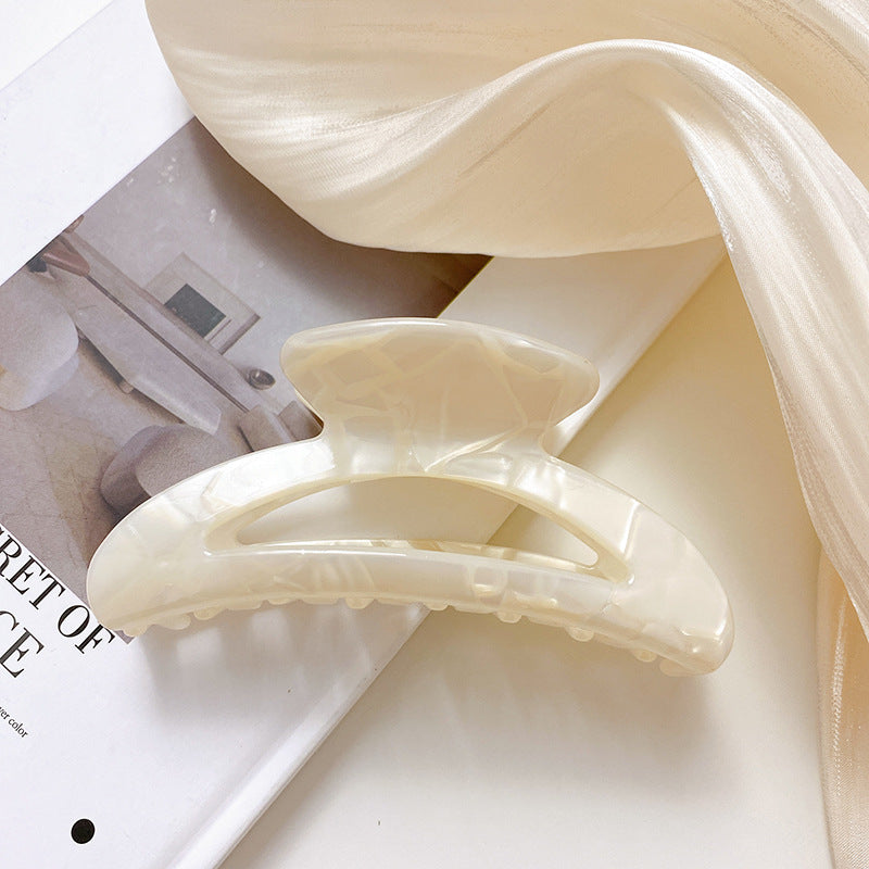 moon-shaped big hair claw