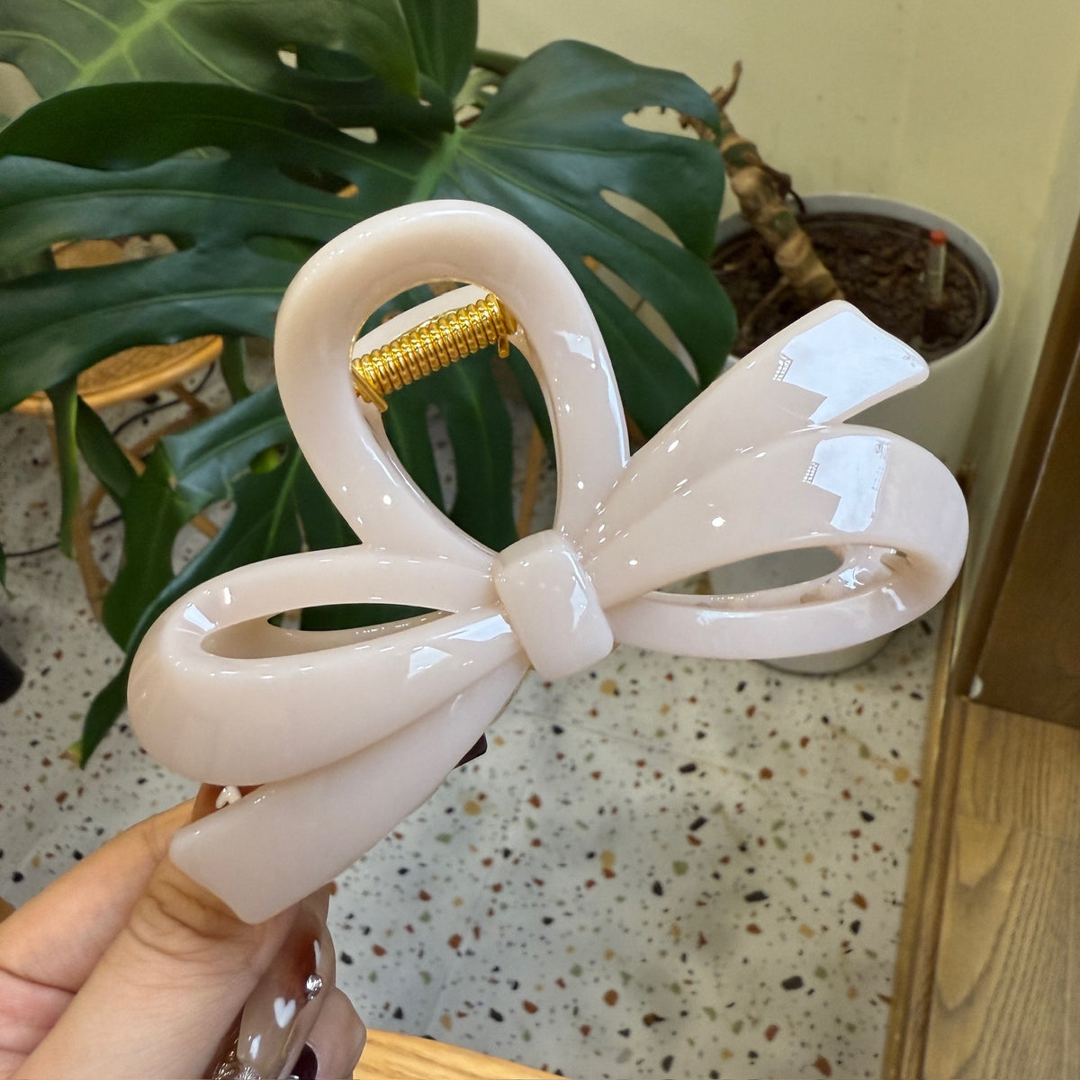 thickened irregular round bow hair claw