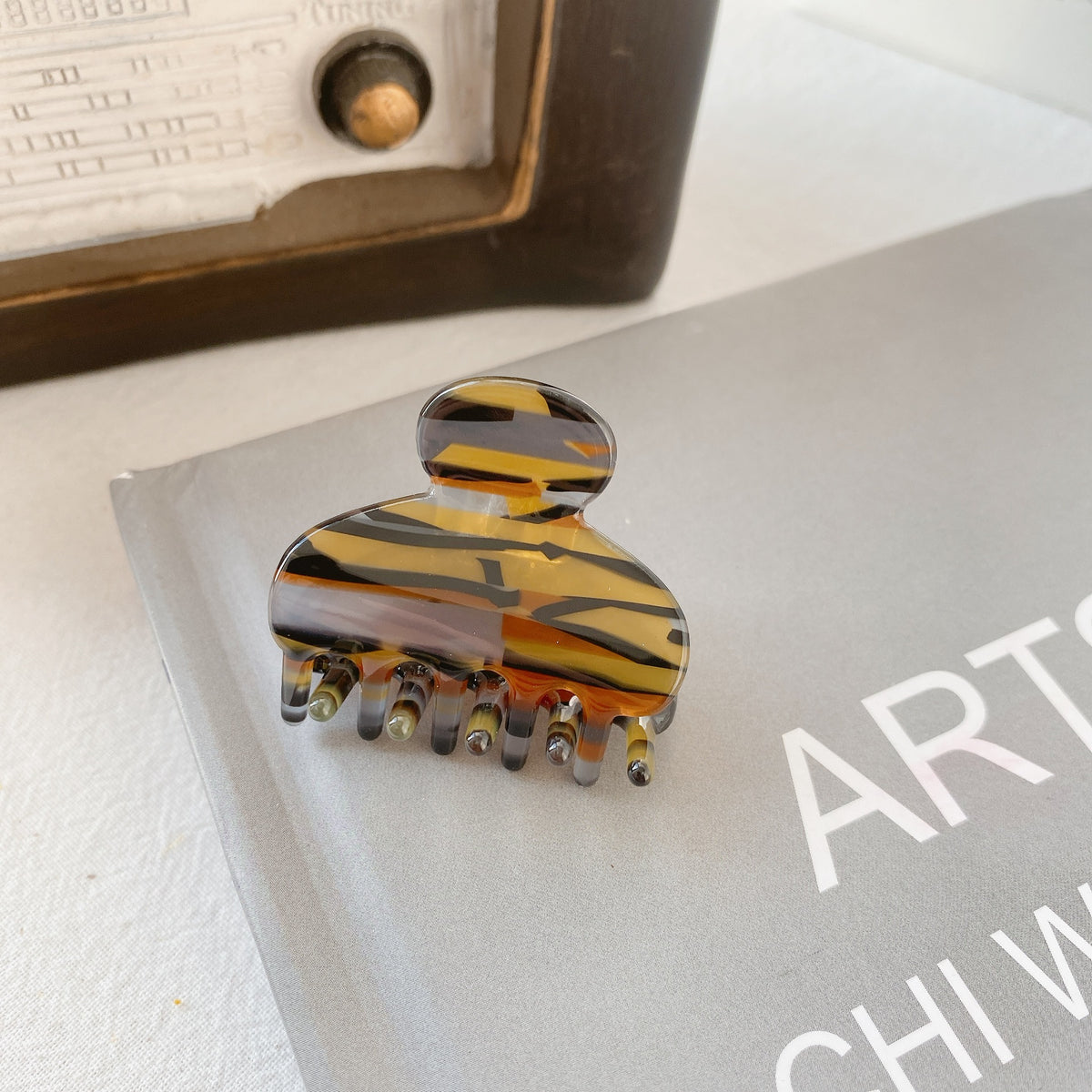 small simple hair clip