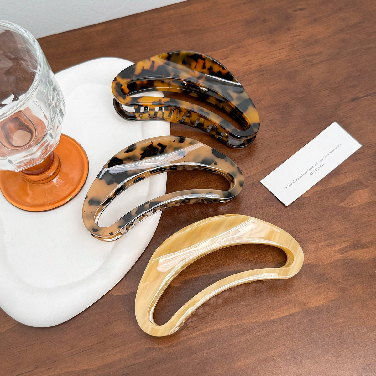 large oval hair claw