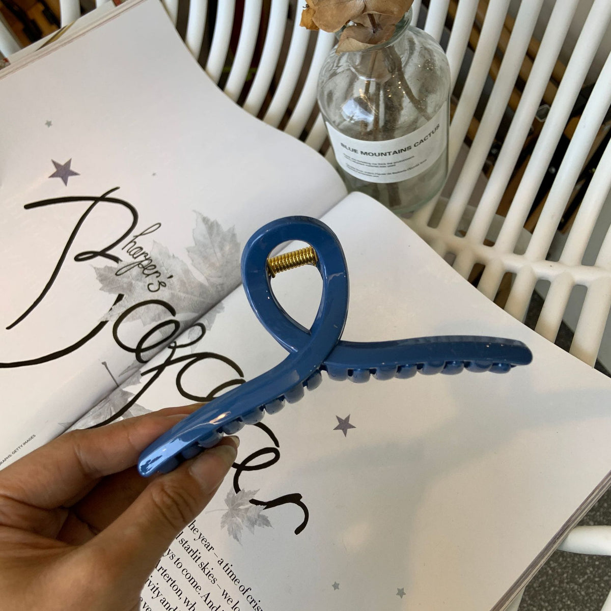 hanger hair claw