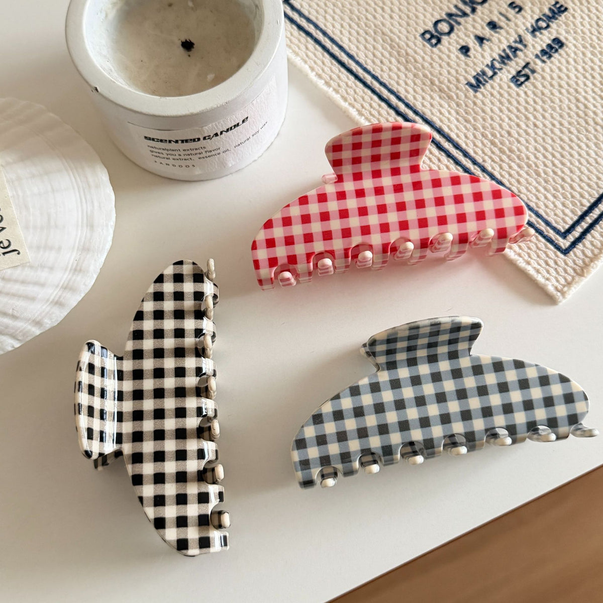 simple plaid hair claw