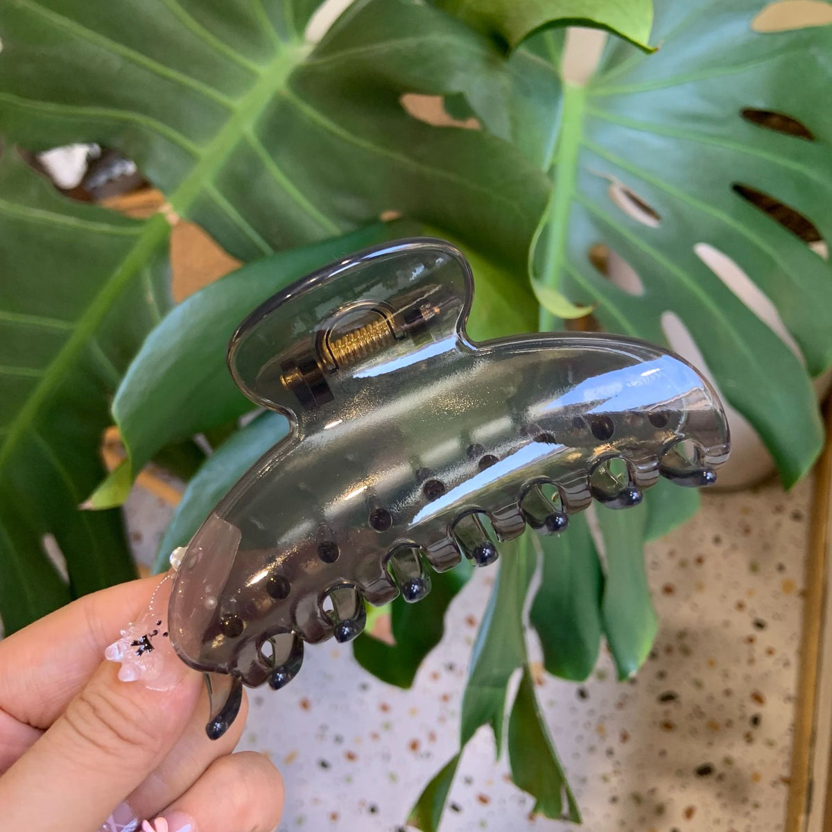 Vintage Pure Color Medium Hair Claw
