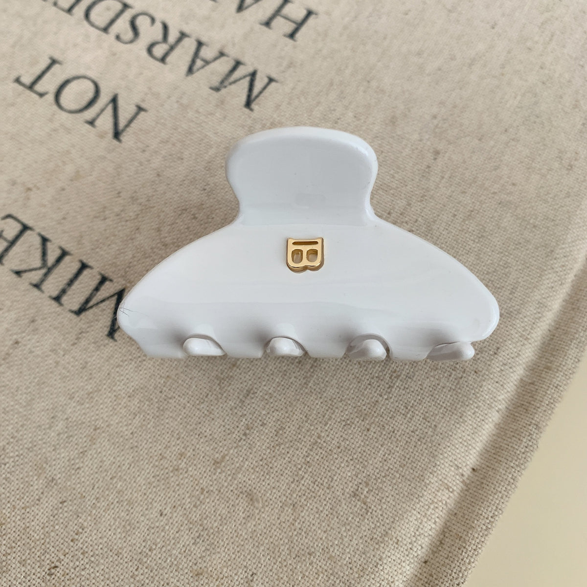 Korean version letter b hair claw