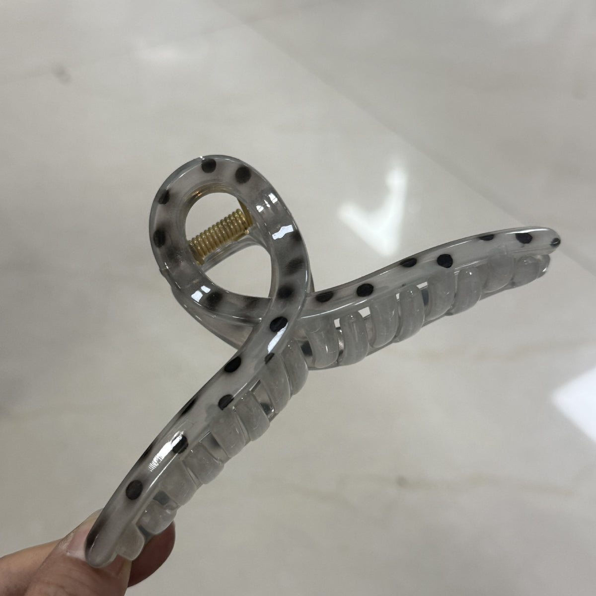 hanger hair claw