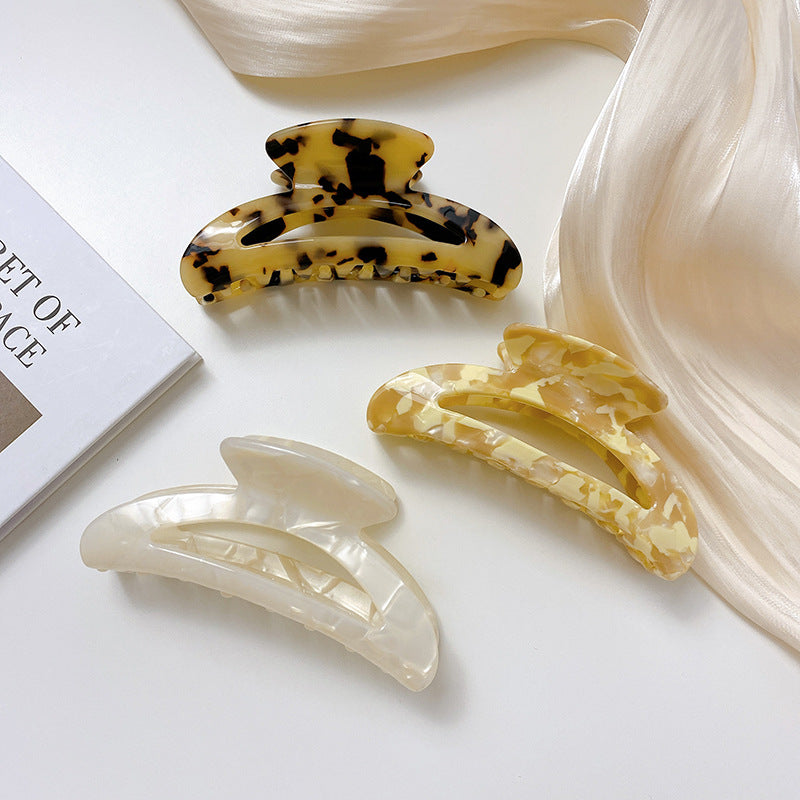 moon-shaped big hair claw