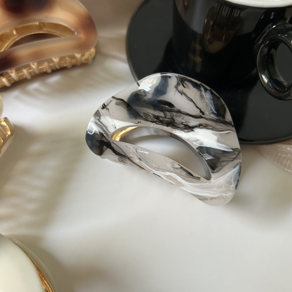 French acetic acid hairpin retro hollow tortoiseshell hair claw