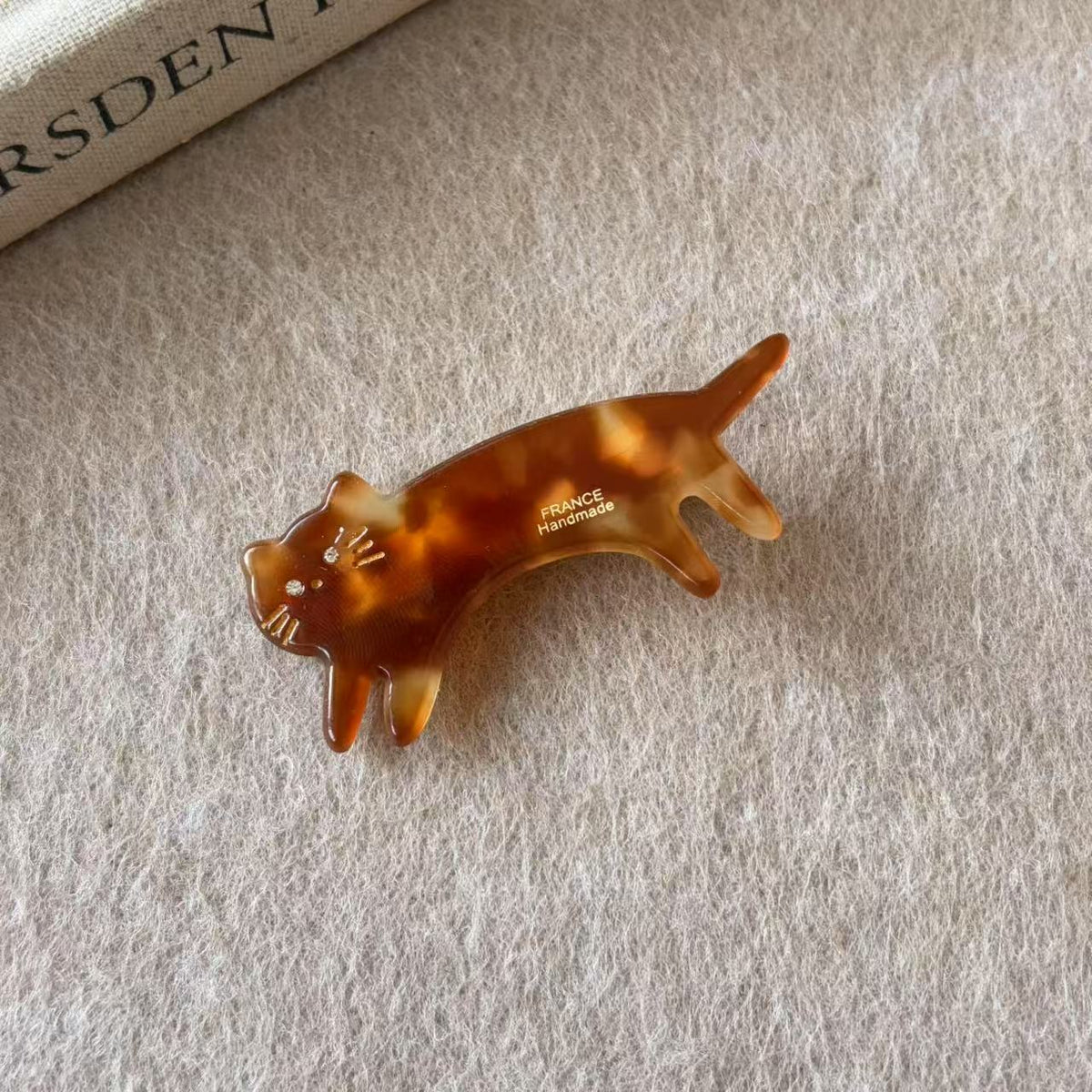 Jump Cat Hair Clip