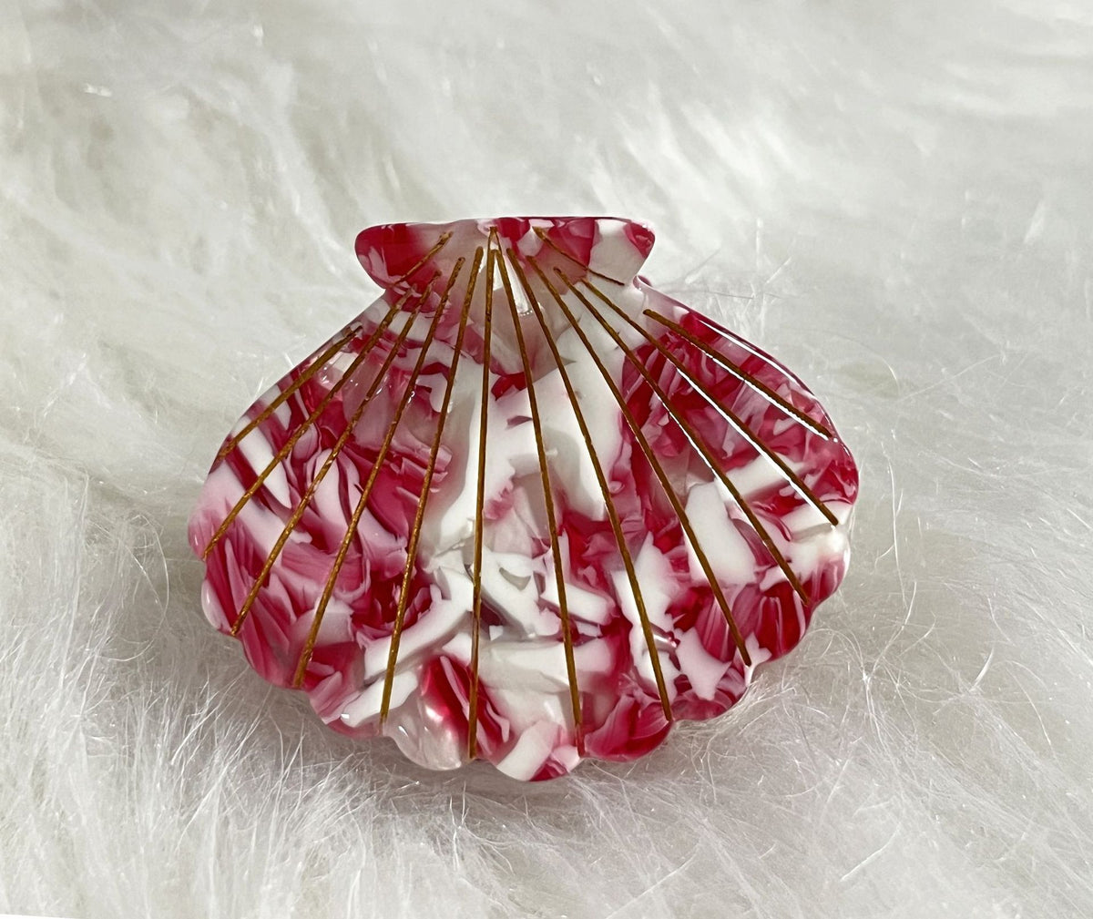 shell hair claw