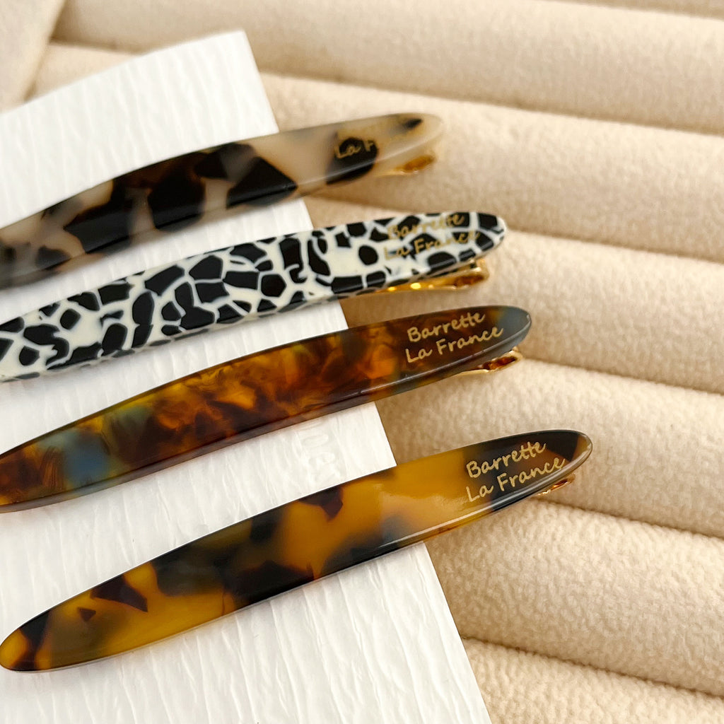 one-word hair clip