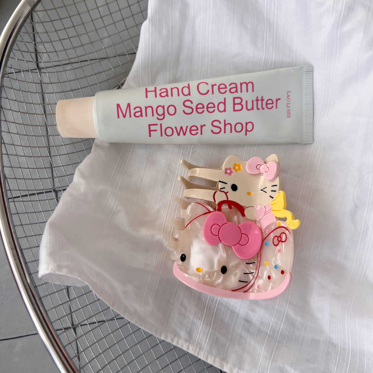 hello kitty hair claw