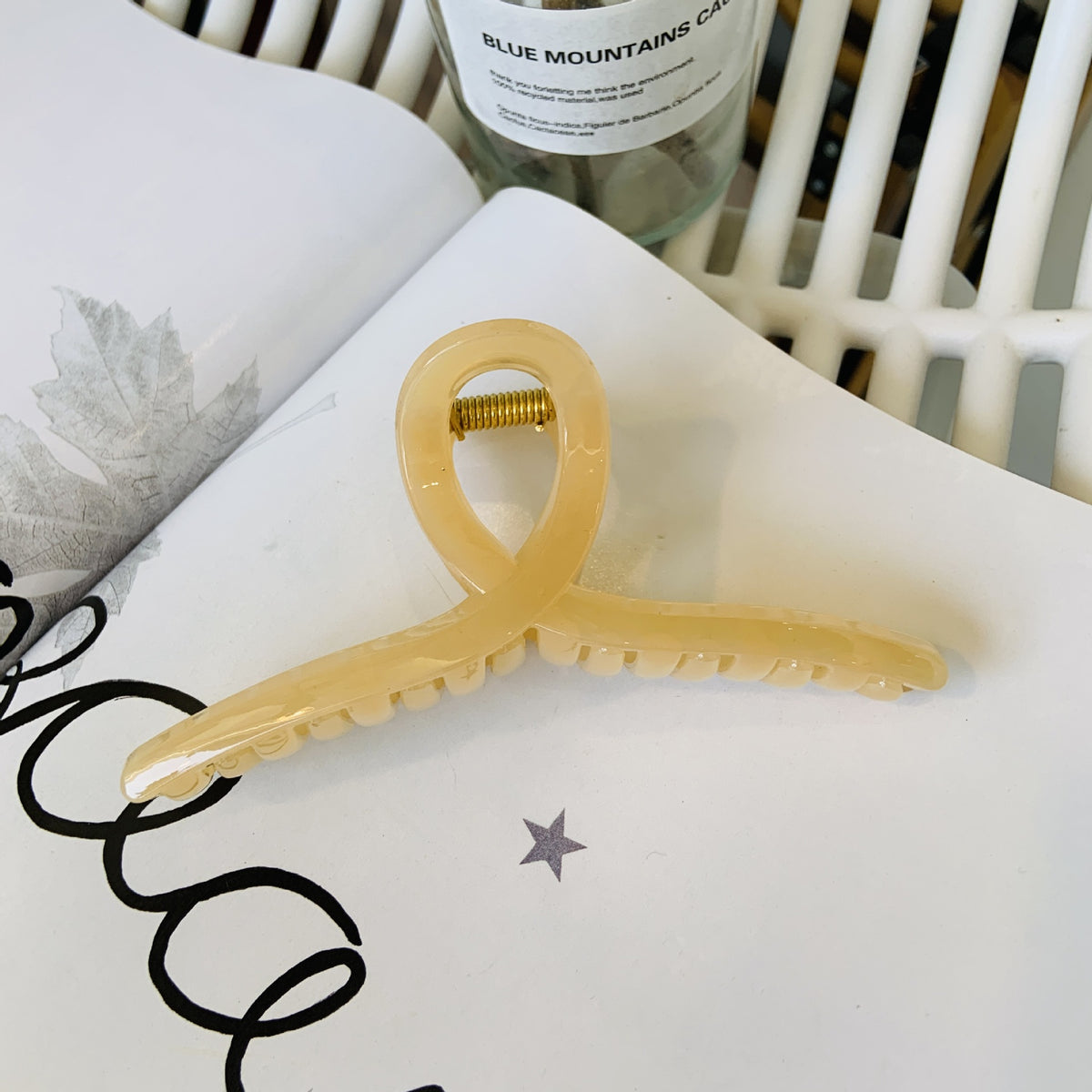 hanger hair claw