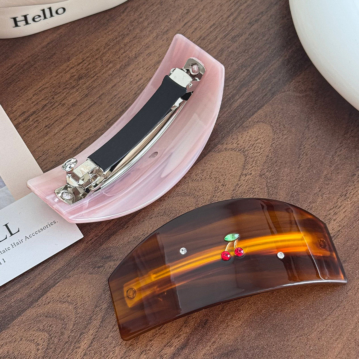 cherry premium feeling hair claw