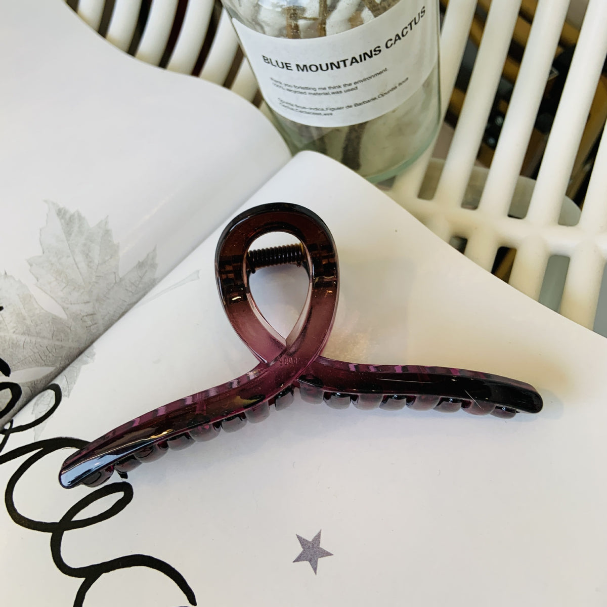 hanger hair claw