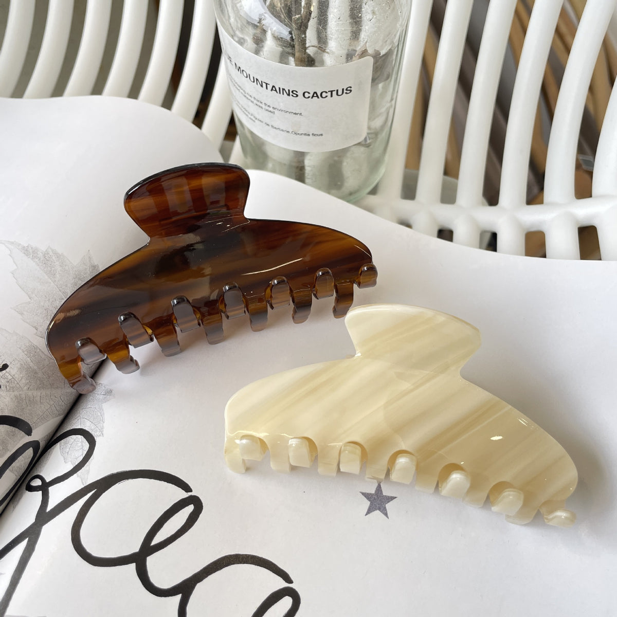 stripe hair claw