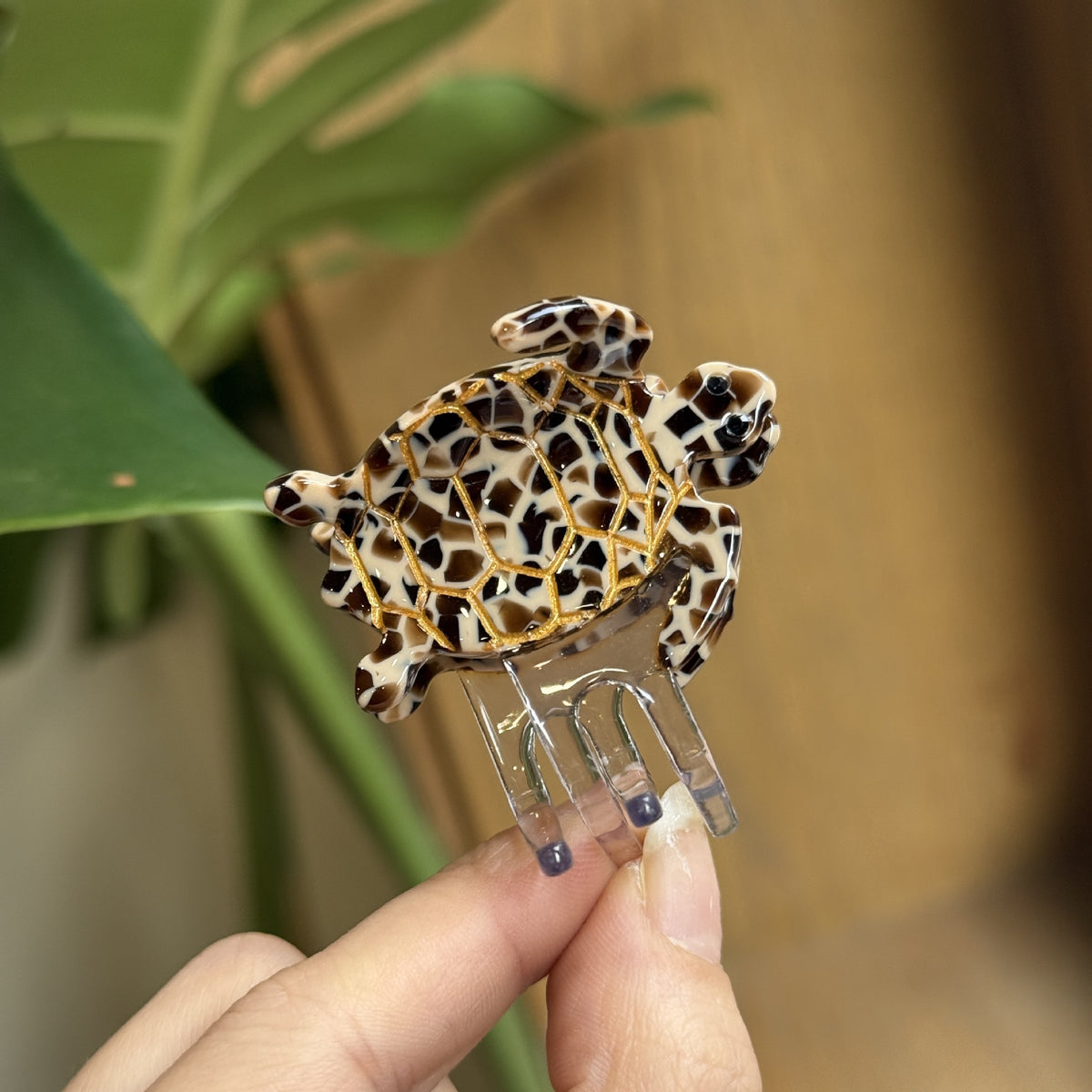 Turtle Hair Claw