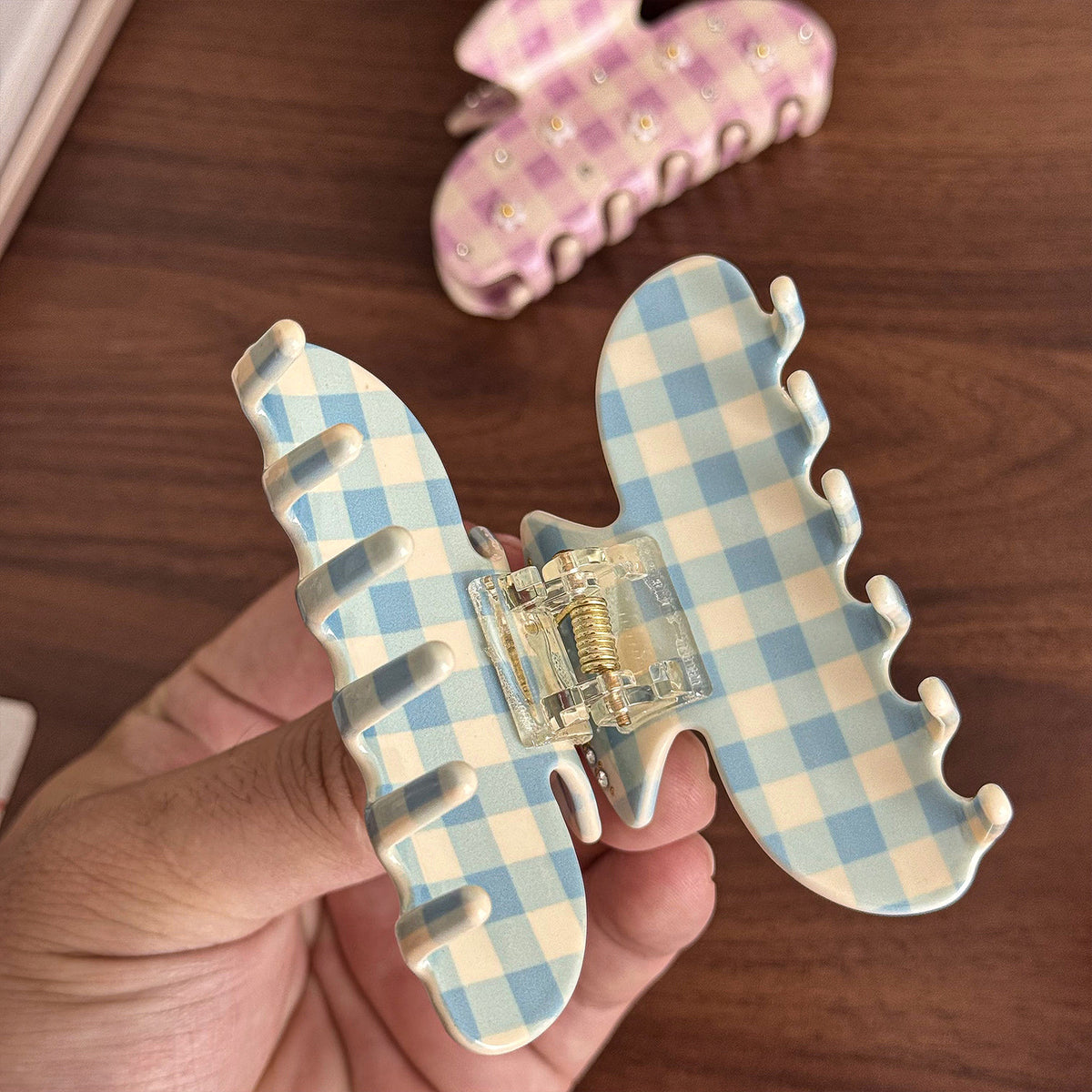 cherry premium feeling hair claw