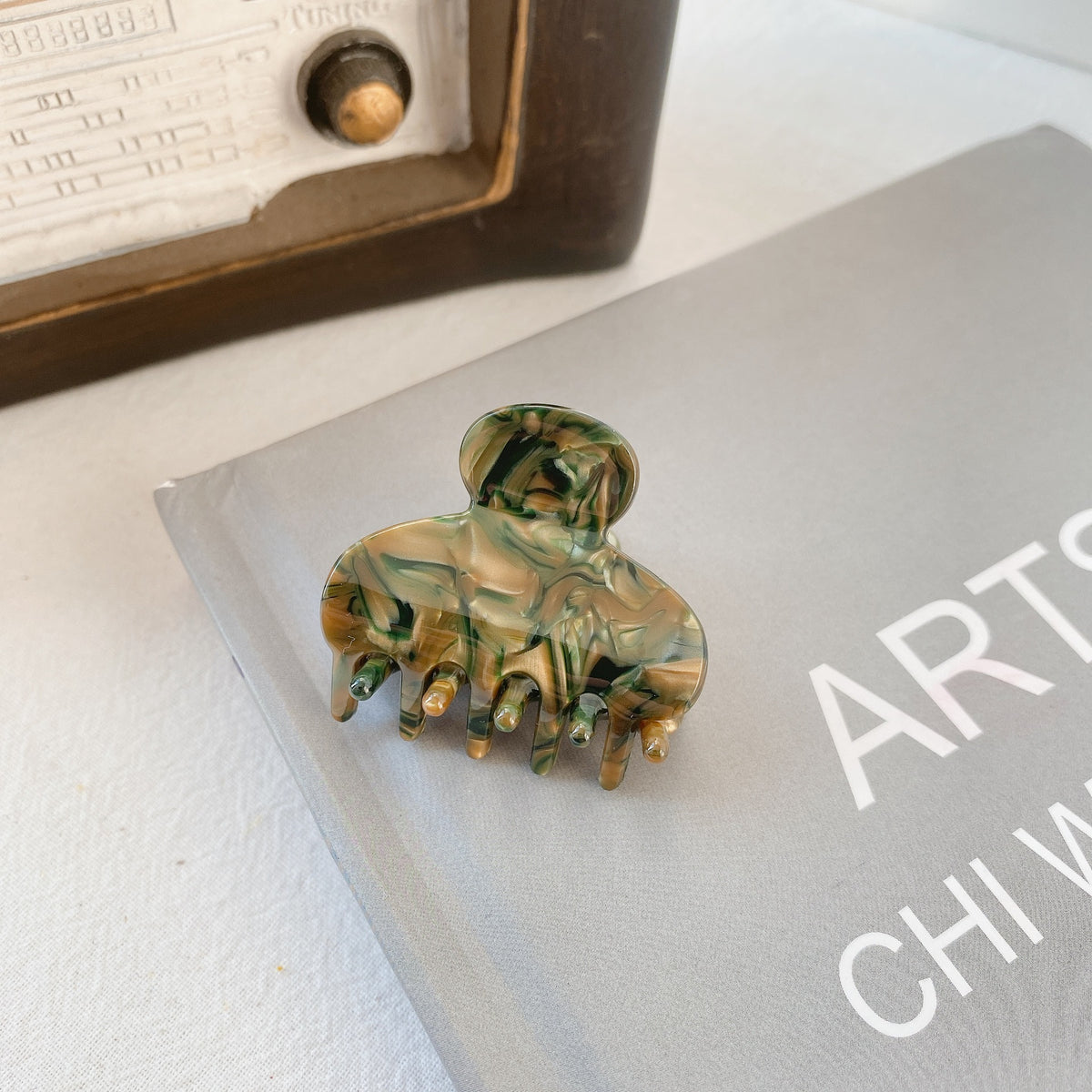 small simple hair clip
