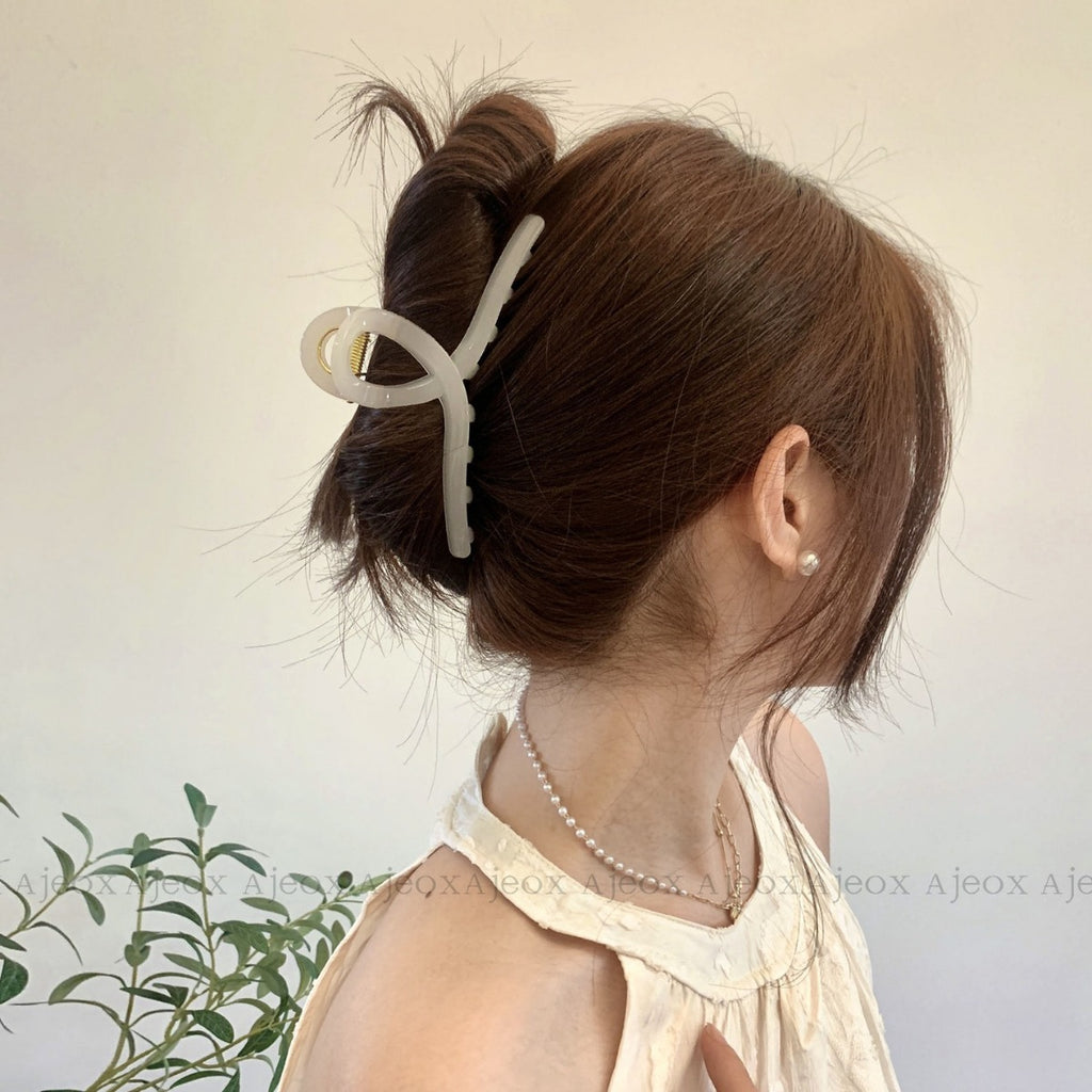 hanger hair claw