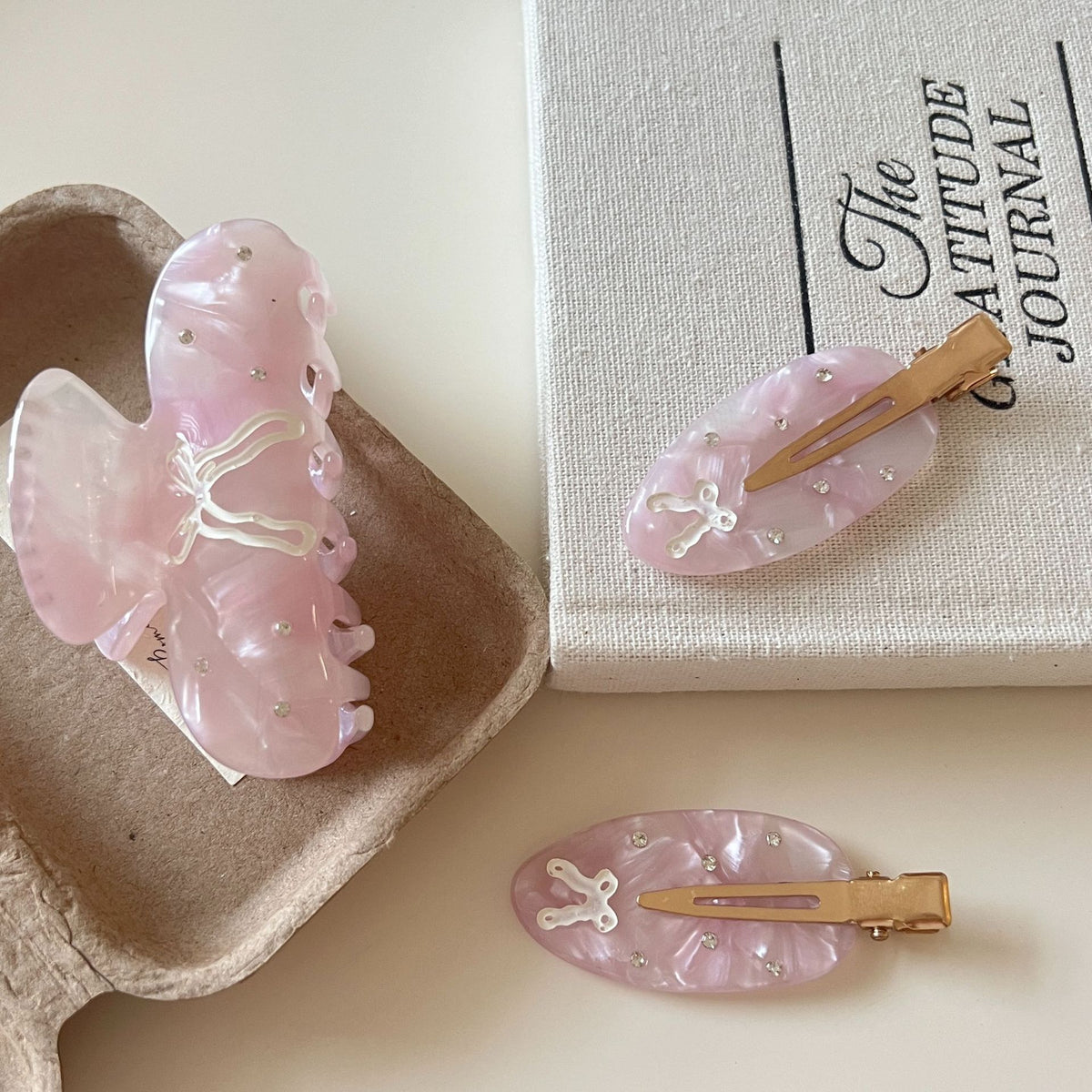 Pink bubble hair claw