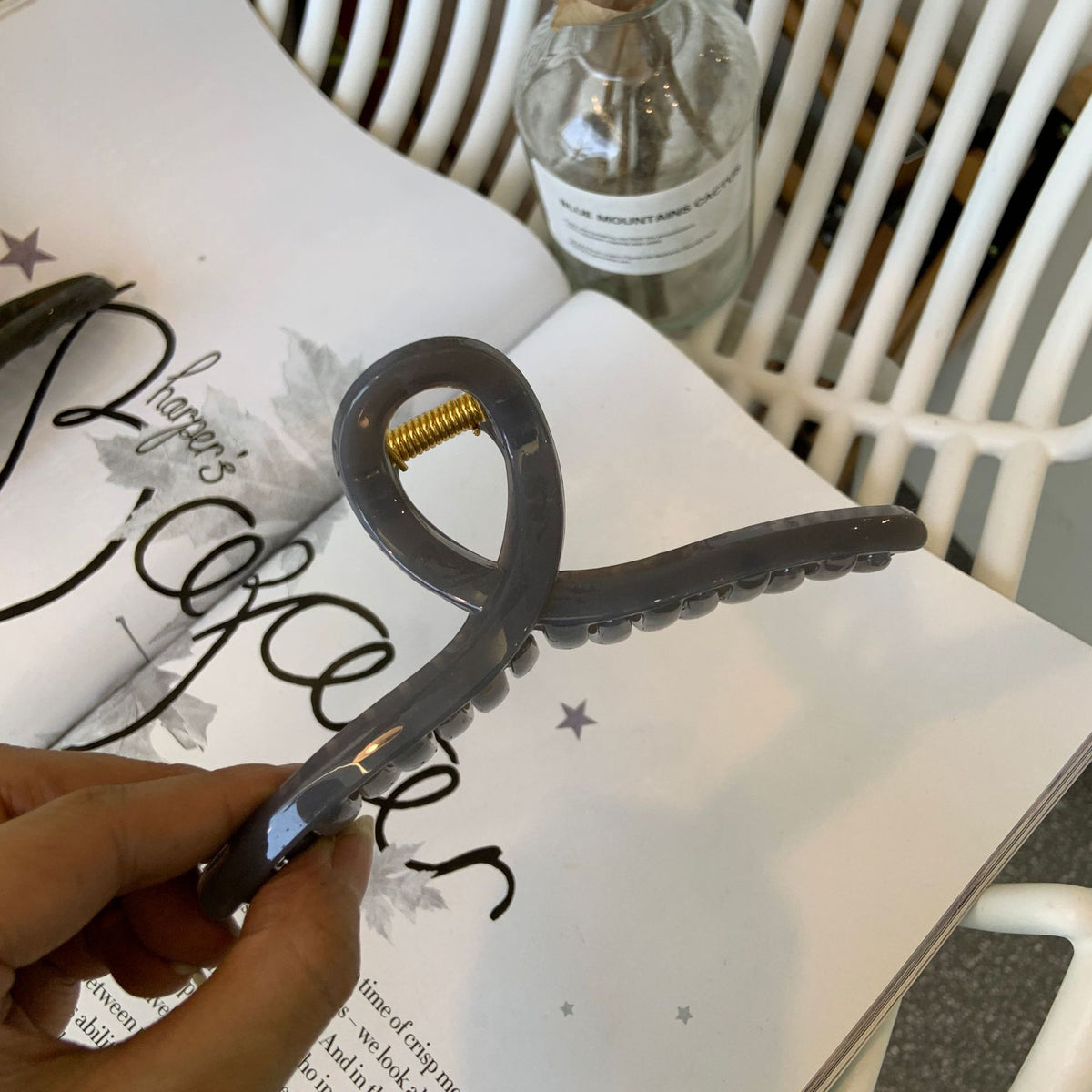 hanger hair claw
