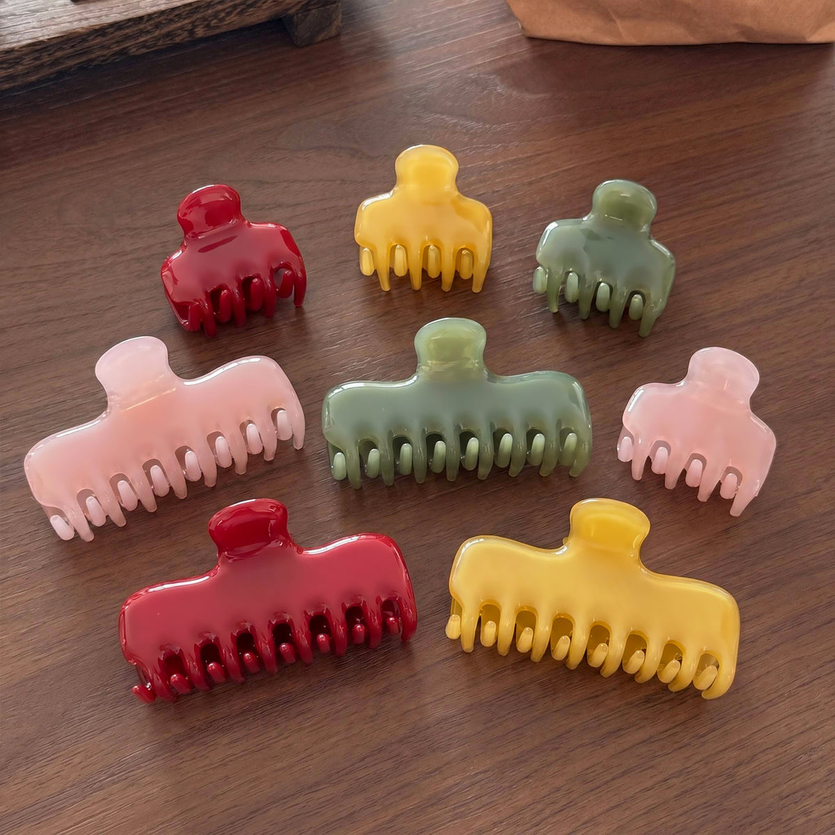 Duowei cute simple acetic acid grab clip jelly shark clip disc hair bangs clip high-end Korean hairpin hair accessories woman