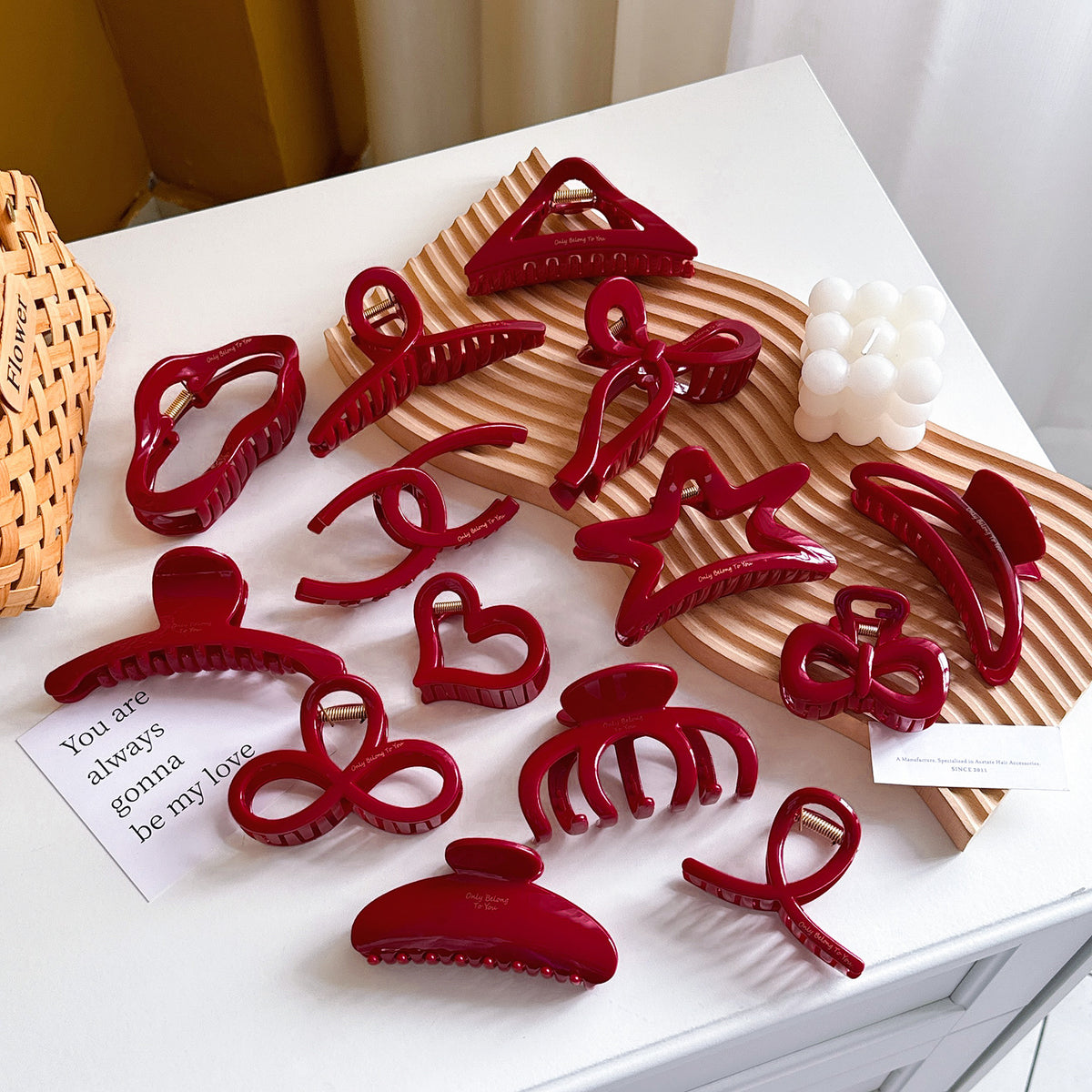 festive red large hair claw