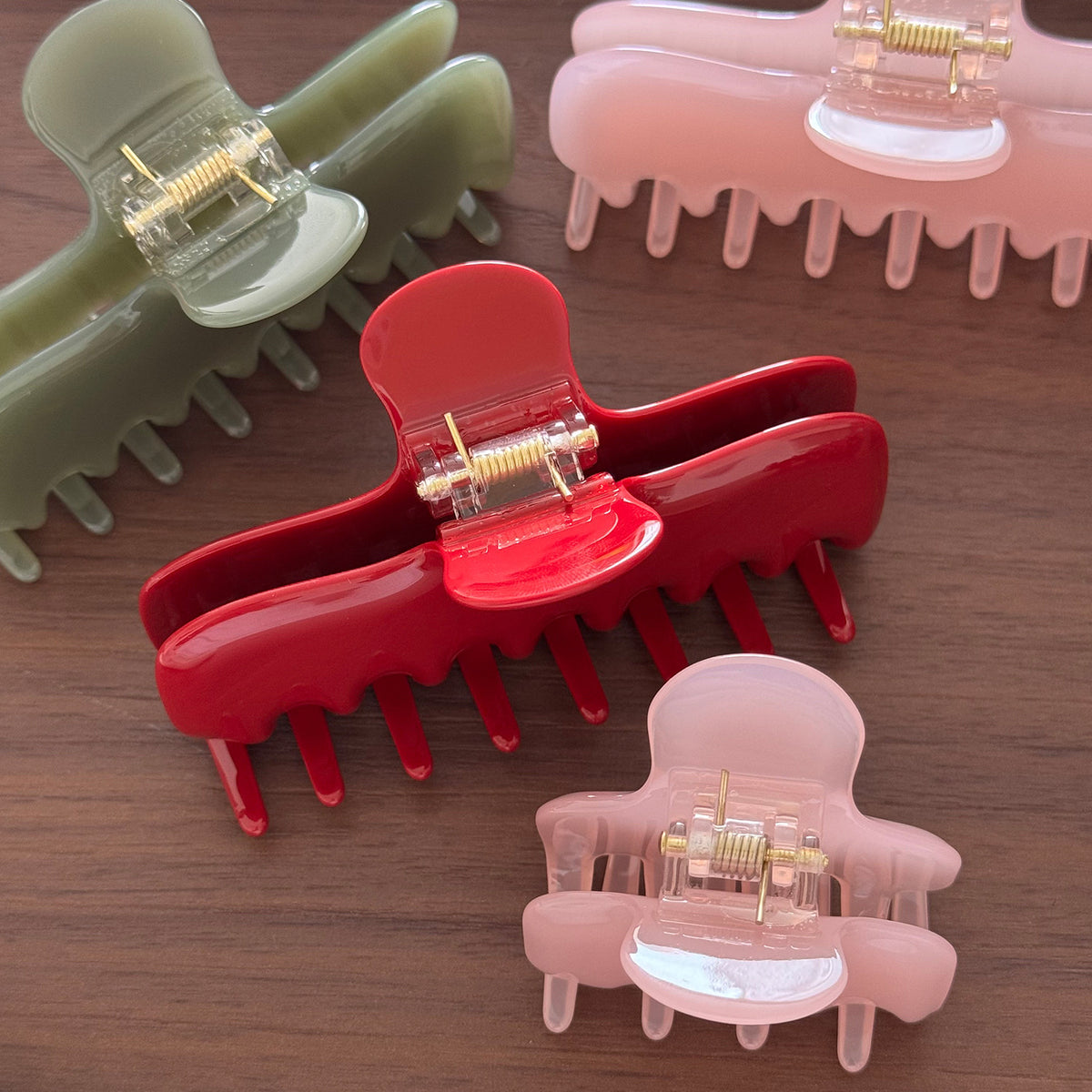 Duowei cute simple acetic acid grab clip jelly shark clip disc hair bangs clip high-end Korean hairpin hair accessories woman