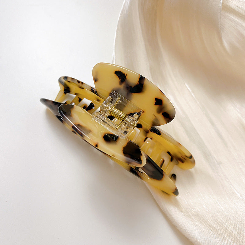 moon-shaped big hair claw